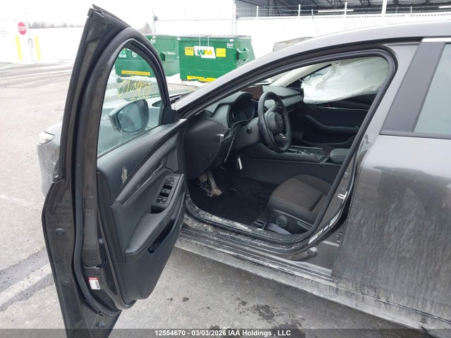 12554670 :رقم المزاد ، JM1BPACM0S1758460 vin ، 2025 Mazda 3 Preferred مزاد بيع