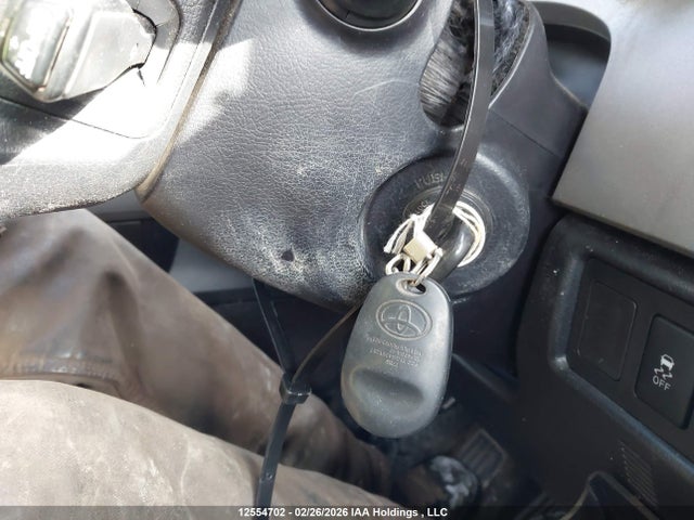 2010 Toyota Tundra Double Cab Sr5 მანქანა იყიდება აუქციონზე, vin: 5TFRM5F10AX002073, აუქციონის ნომერი: 12554702