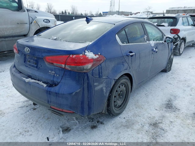 3KPFL4A88JE277369 KIA Forte