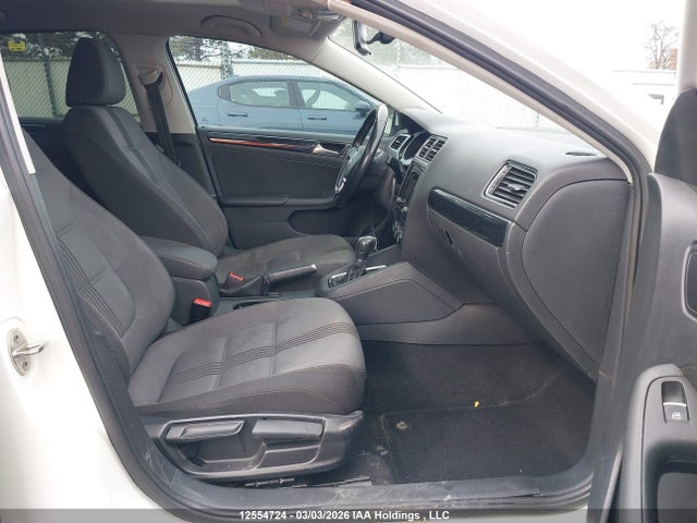 12554724 :رقم المزاد ، 3VWDB7AJ7HM381959 vin ، 2017 Volkswagen Jetta Se مزاد بيع