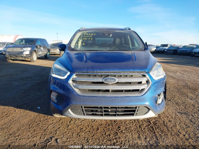 1FMCU9J93HUA34579 Ford Escape Titanium
