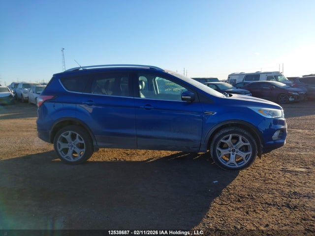 1FMCU9J93HUA34579 Ford Escape Titanium