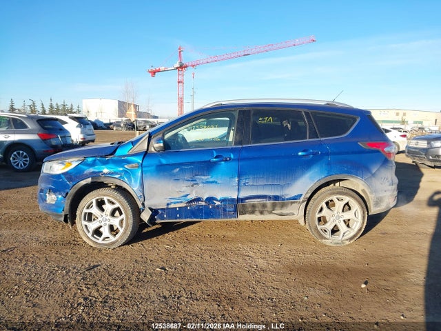 1FMCU9J93HUA34579 Ford Escape Titanium