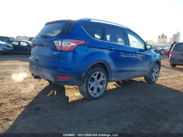 1FMCU9J93HUA34579 Ford Escape Titanium