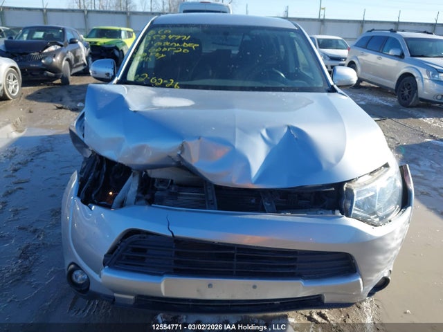 JA4JZ3AX5EZ600520 Mitsubishi Outlander Se