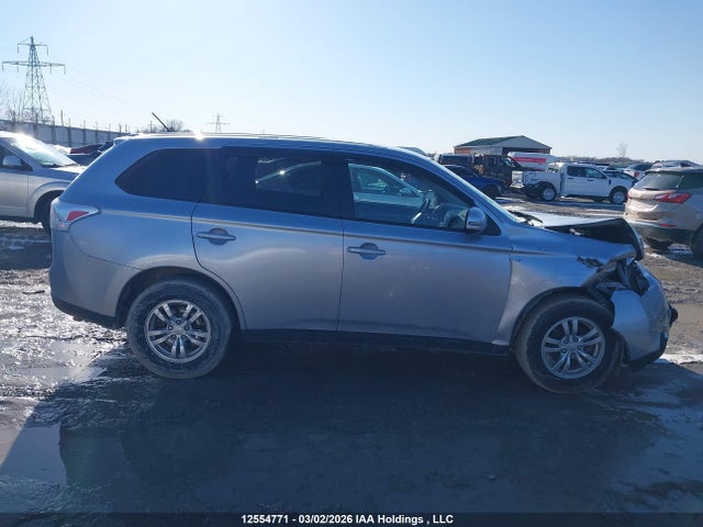 JA4JZ3AX5EZ600520 Mitsubishi Outlander Se
