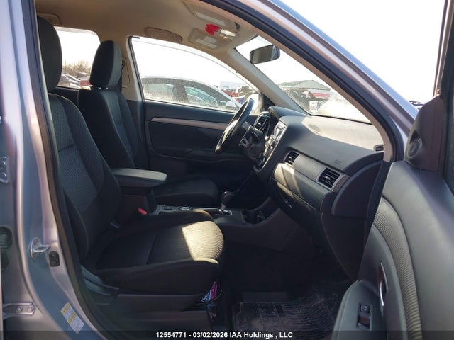 JA4JZ3AX5EZ600520 Mitsubishi Outlander Se
