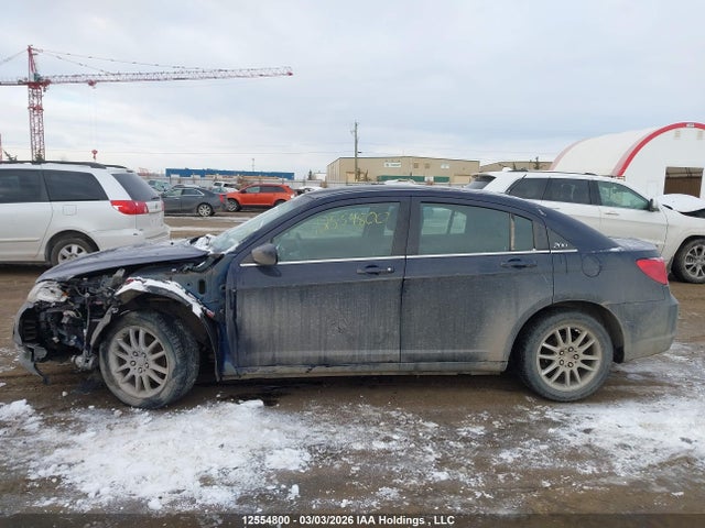 Chrysler 200 LX 2014 1C3CCBAB1EN229995 Image 15
