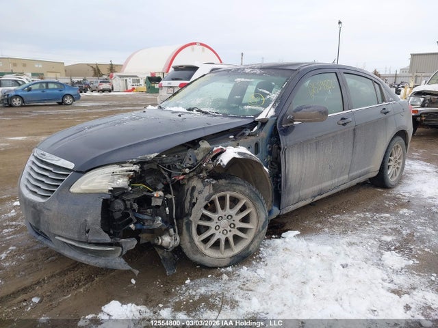 Chrysler 200 LX 2014 1C3CCBAB1EN229995 Image 2