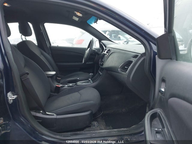 Chrysler 200 LX 2014 1C3CCBAB1EN229995 Image 5