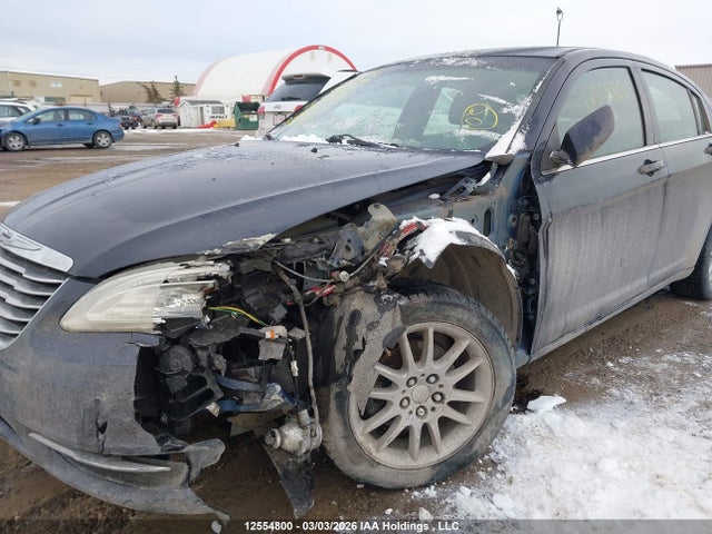 Chrysler 200 LX 2014 1C3CCBAB1EN229995 Image 6