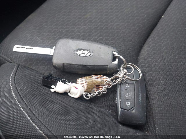 KMHH35LE1JU073205 Hyundai Elantra Gt Gl