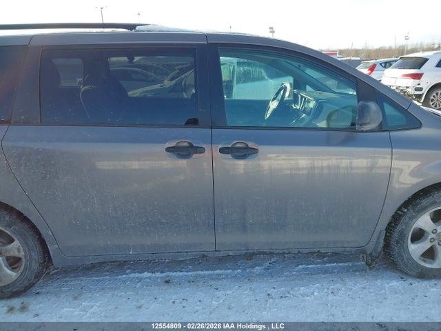12554809 :رقم المزاد ، 5TDZK3DC1FS540227 vin ، 2015 Toyota Sienna 7 Passenger مزاد بيع