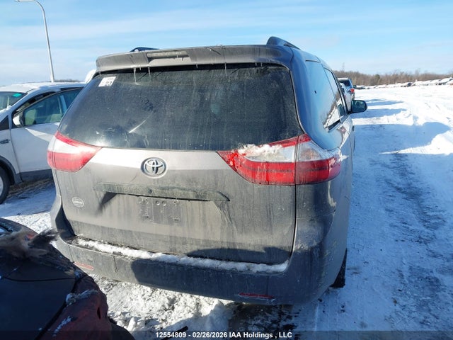 12554809 :رقم المزاد ، 5TDZK3DC1FS540227 vin ، 2015 Toyota Sienna 7 Passenger مزاد بيع