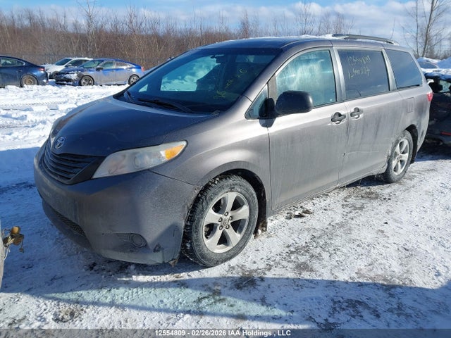 12554809 :رقم المزاد ، 5TDZK3DC1FS540227 vin ، 2015 Toyota Sienna 7 Passenger مزاد بيع