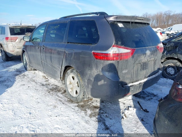 12554809 :رقم المزاد ، 5TDZK3DC1FS540227 vin ، 2015 Toyota Sienna 7 Passenger مزاد بيع