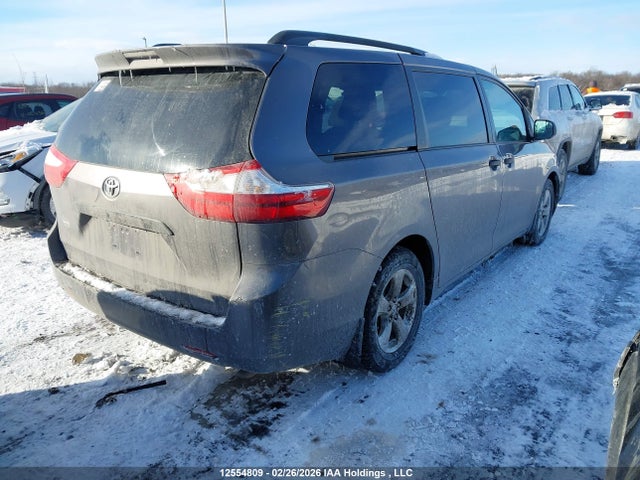 12554809 :رقم المزاد ، 5TDZK3DC1FS540227 vin ، 2015 Toyota Sienna 7 Passenger مزاد بيع