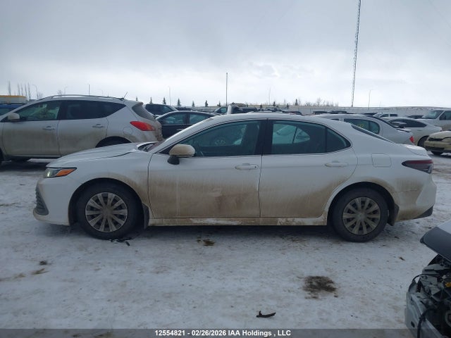 4T1C11AK4NU660361 Toyota CAMRY LE