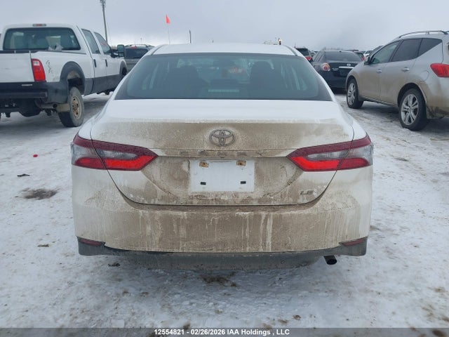 4T1C11AK4NU660361 Toyota CAMRY LE