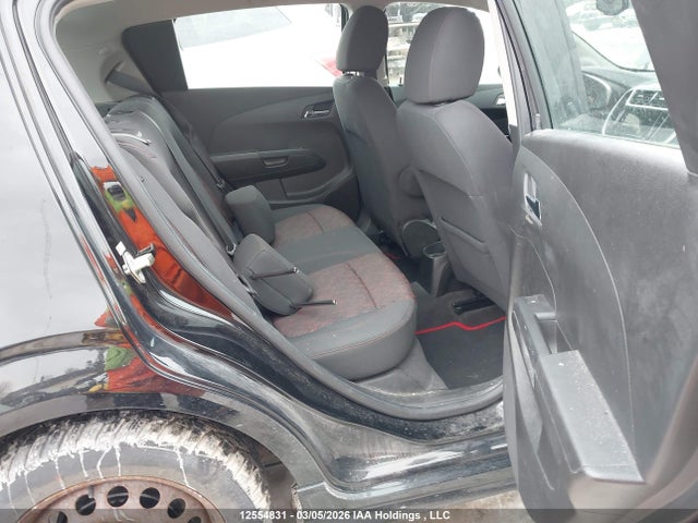 1G1JD6SH1J4134372 Chevrolet SONIC LT