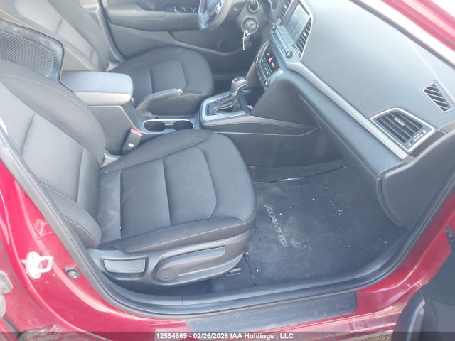 KMHD84LF5JU570552 Hyundai ELANTRA GL
