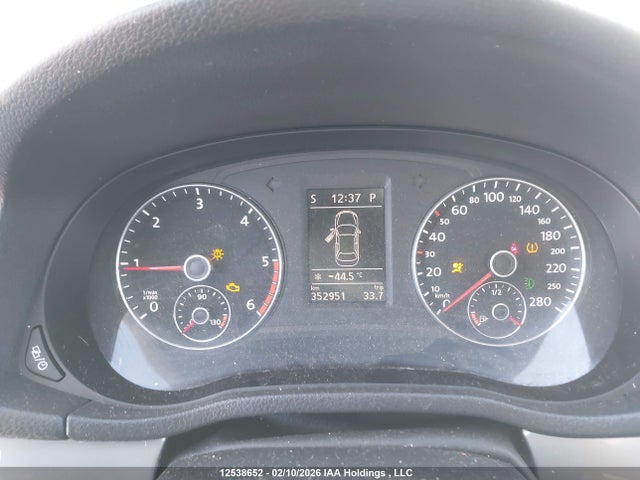 1VWAV7A32FC093213 Volkswagen Passat 2.0 Tdi Trendline