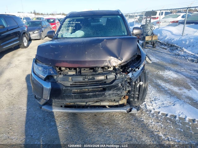 JA4AZ2A35GZ610555 Mitsubishi Outlander Es