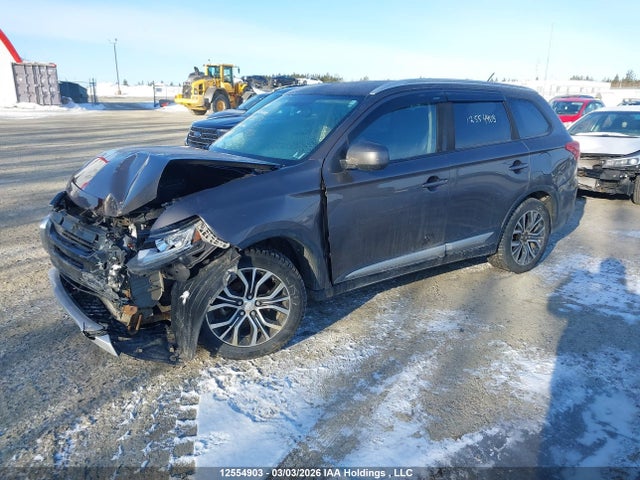 JA4AZ2A35GZ610555 Mitsubishi Outlander Es