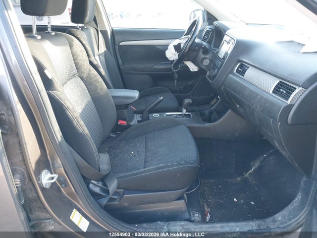 JA4AZ2A35GZ610555 Mitsubishi Outlander Es