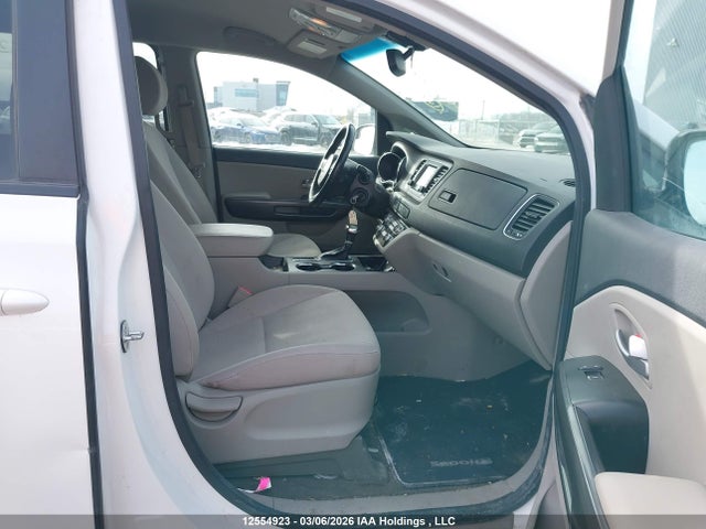12554923 :رقم المزاد ، KNDMB5C19K6463767 vin ، 2019 Kia Sedona مزاد بيع