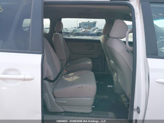 12554923 :رقم المزاد ، KNDMB5C19K6463767 vin ، 2019 Kia Sedona مزاد بيع
