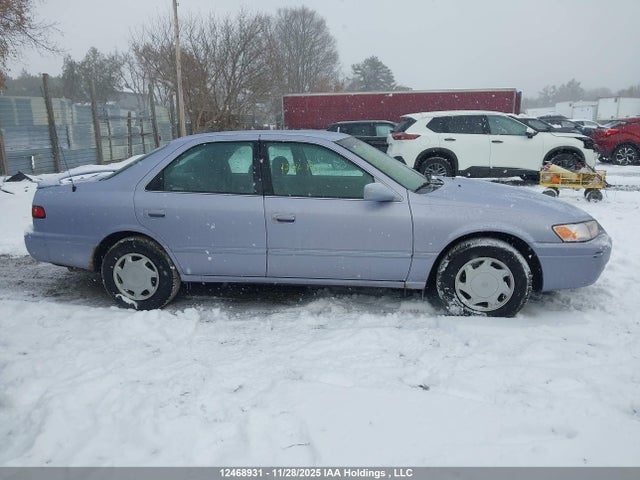 12468931 :رقم المزاد ، 4T1BG22K1WU205175 vin ، 1998 Toyota Camry Ce/le/xle مزاد بيع