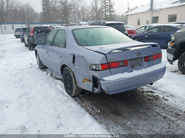 12468931 :رقم المزاد ، 4T1BG22K1WU205175 vin ، 1998 Toyota Camry Ce/le/xle مزاد بيع