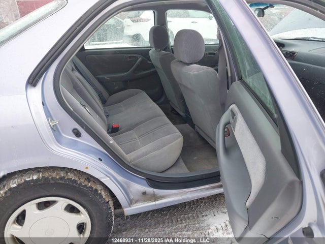 12468931 :رقم المزاد ، 4T1BG22K1WU205175 vin ، 1998 Toyota Camry Ce/le/xle مزاد بيع
