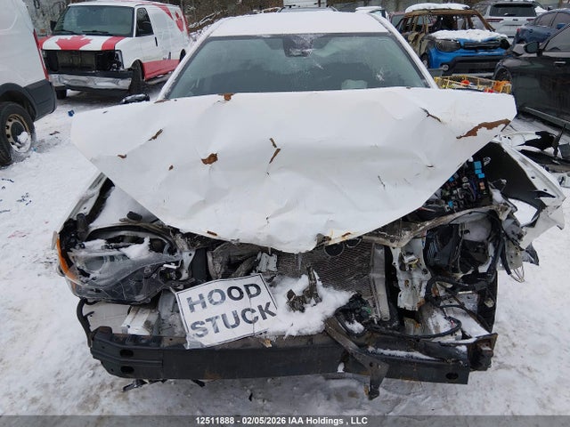 2T1BURHE4KC218498 Toyota COROLLA LE
