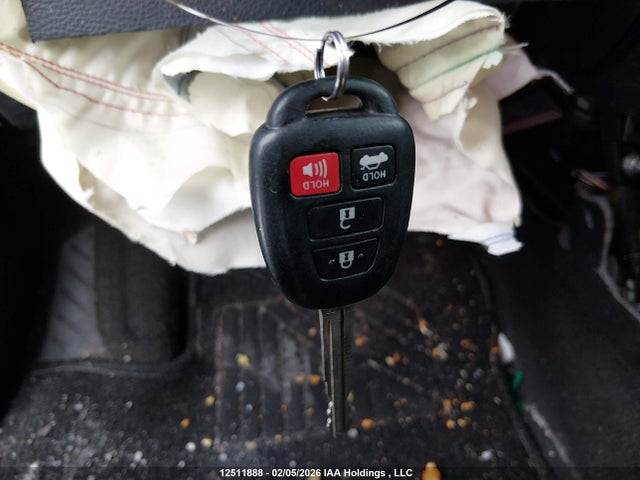 2T1BURHE4KC218498 Toyota COROLLA LE