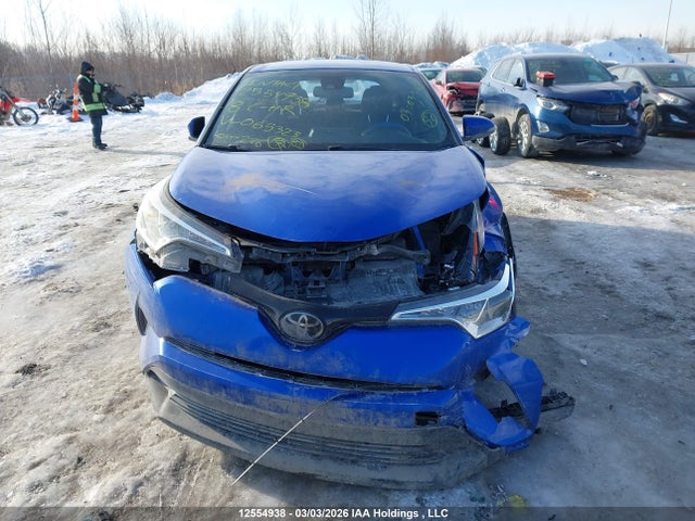 NMTKHMBX6JR065323 Toyota C-HR