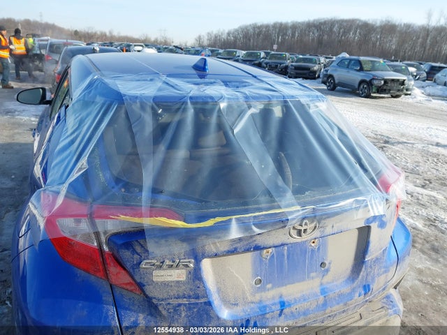 NMTKHMBX6JR065323 Toyota C-HR