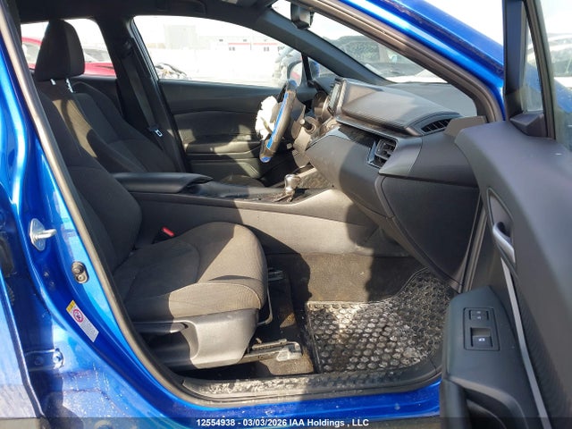 NMTKHMBX6JR065323 Toyota C-HR