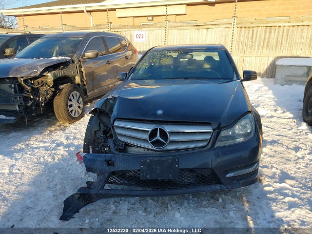 2012 Mercedes-benz C 250 4matic მანქანა იყიდება აუქციონზე, vin: WDDGF8FB6CA692886, აუქციონის ნომერი: 12532230
