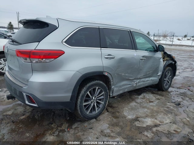 Продажа на аукционе авто 2018 Toyota Highlander Hybrid Xle, vin: 5TDJGRFH6JS050207, номер лота: 12554960