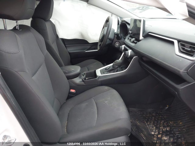 2T3BWRFV7RW238421 Toyota RAV4 LE