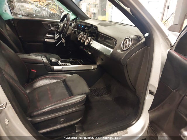 W1N4M4HB6LW045747 Mercedes-Benz Glb 250 4matic