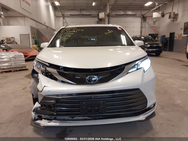 2021 Toyota Sienna Limited 7-passenger მანქანა იყიდება აუქციონზე, vin: 5TDGRKEC2MS011846, აუქციონის ნომერი: 12555052