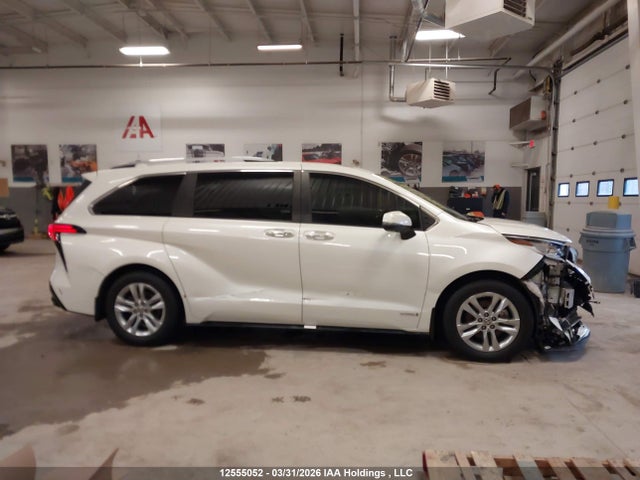 2021 Toyota Sienna Limited 7-passenger მანქანა იყიდება აუქციონზე, vin: 5TDGRKEC2MS011846, აუქციონის ნომერი: 12555052