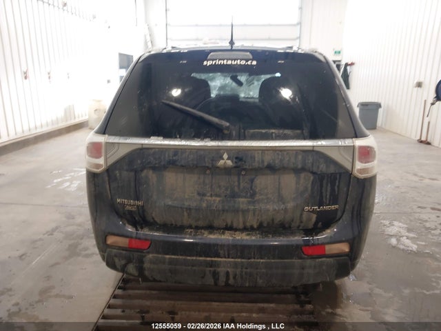 JA4AZ2A3XEZ602478 Mitsubishi Outlander Es