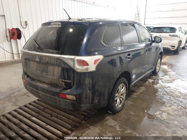 JA4AZ2A3XEZ602478 Mitsubishi Outlander Es