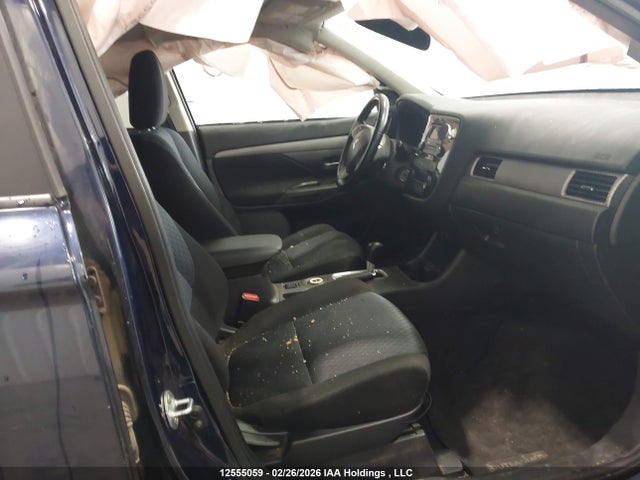 JA4AZ2A3XEZ602478 Mitsubishi Outlander Es