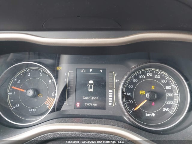 1C4PJLCB3FW607350 Jeep Cherokee North