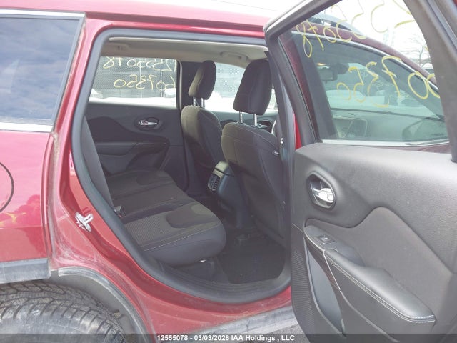 1C4PJLCB3FW607350 Jeep Cherokee North